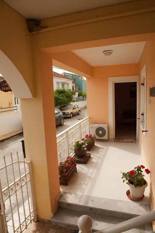 Stella Studios Lixouri Apartment
